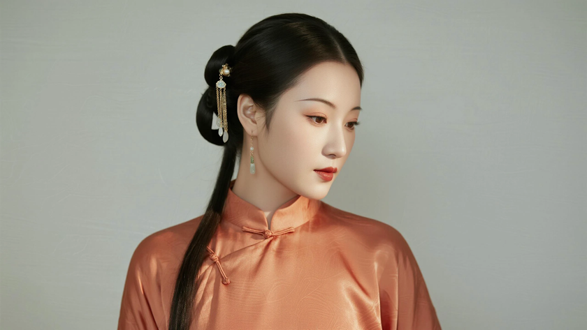 AI暖调落日柔光国风美人缎面温润旗袍女子,高清壁纸