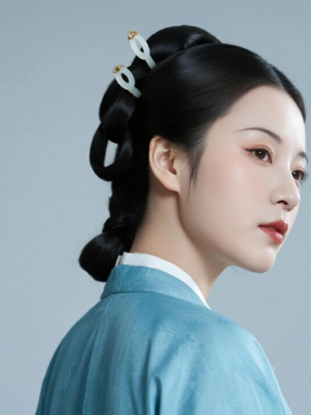 AI国风美人电脑桌面壁纸 | 湖蓝曲裾灵动温婉女生8K超高清无水印套图
