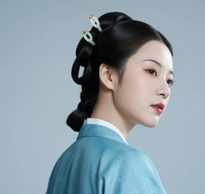 AI国风美人电脑桌面壁纸 | 湖蓝曲裾灵动温婉女生8K超高清无水印套图