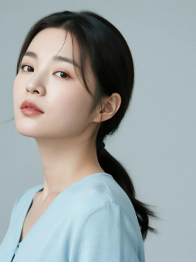 AI美图清新治愈电脑桌面壁纸 | 浅蓝上衣干净澄澈8K超高清无水印套图