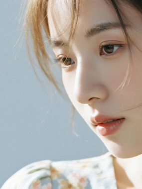 AI美图清新治愈电脑桌面壁纸 | 碎花衣衫温柔诗意女生8K超高清无水印套图