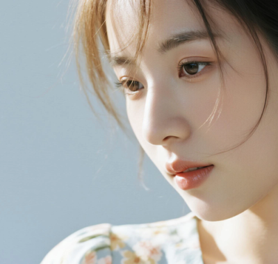 AI美图清新治愈电脑桌面壁纸 | 碎花衣衫温柔诗意女生8K超高清无水印套图